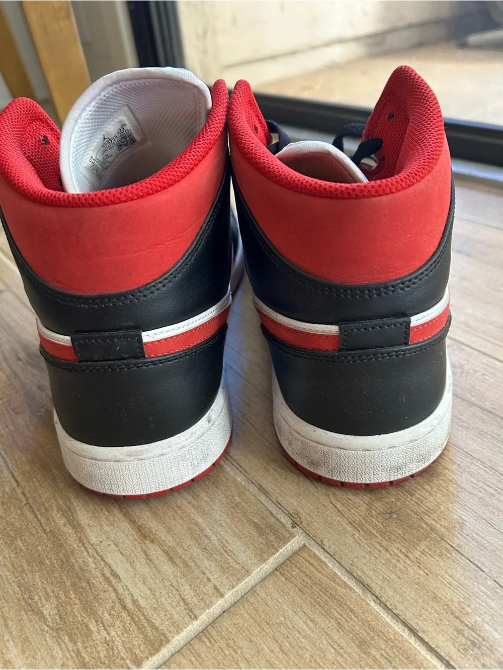 Air Jordan 1 Mid